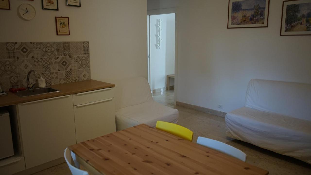 B&B Piazza Garibaldi Сантерамо-ин-Колле Экстерьер фото