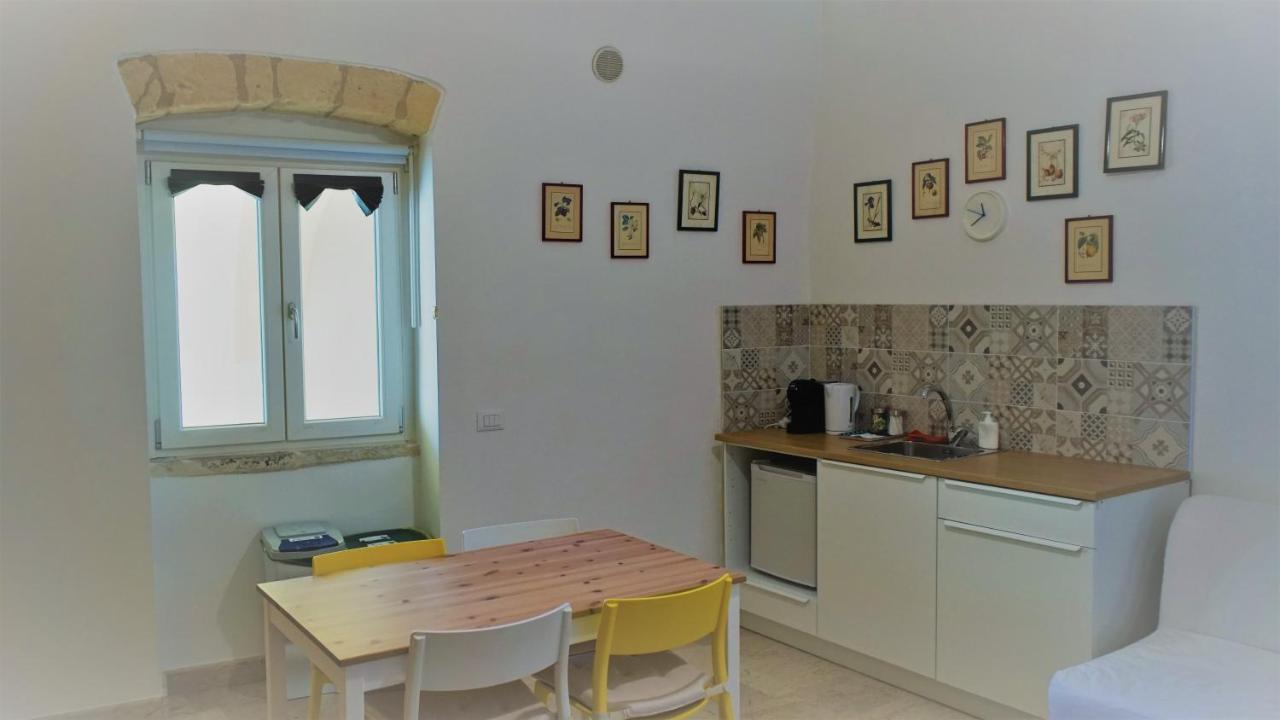 B&B Piazza Garibaldi Сантерамо-ин-Колле Экстерьер фото