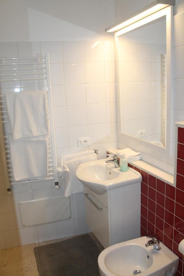 B&B Piazza Garibaldi Сантерамо-ин-Колле Экстерьер фото
