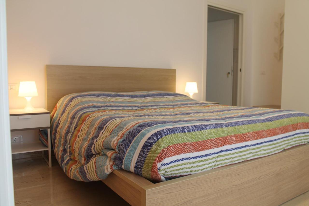 B&B Piazza Garibaldi Сантерамо-ин-Колле Экстерьер фото